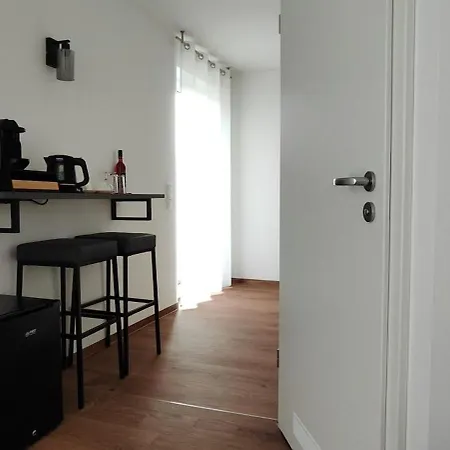 Doppel-zweibettzimmer Mit Balkon 公寓