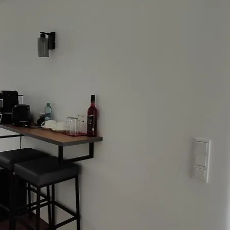 Doppel-zweibettzimmer Mit Balkon *