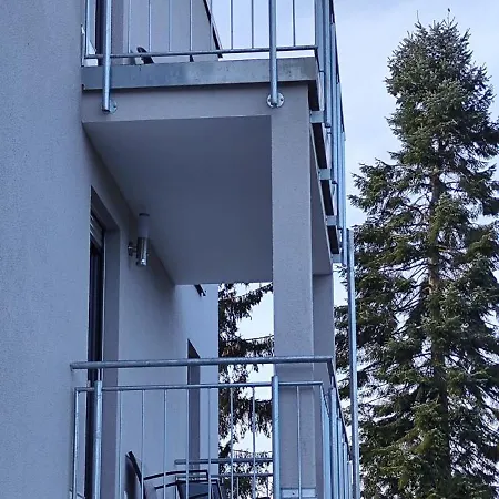 Doppel-zweibettzimmer Mit Balkon *