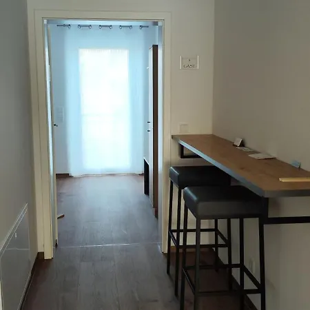 Lejlighed Doppel-zweibettzimmer Mit Balkon *