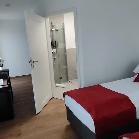 Doppel-zweibettzimmer Mit Balkon