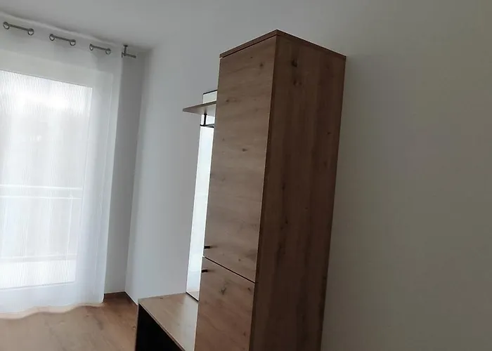 Doppel-zweibettzimmer Mit Balkon *